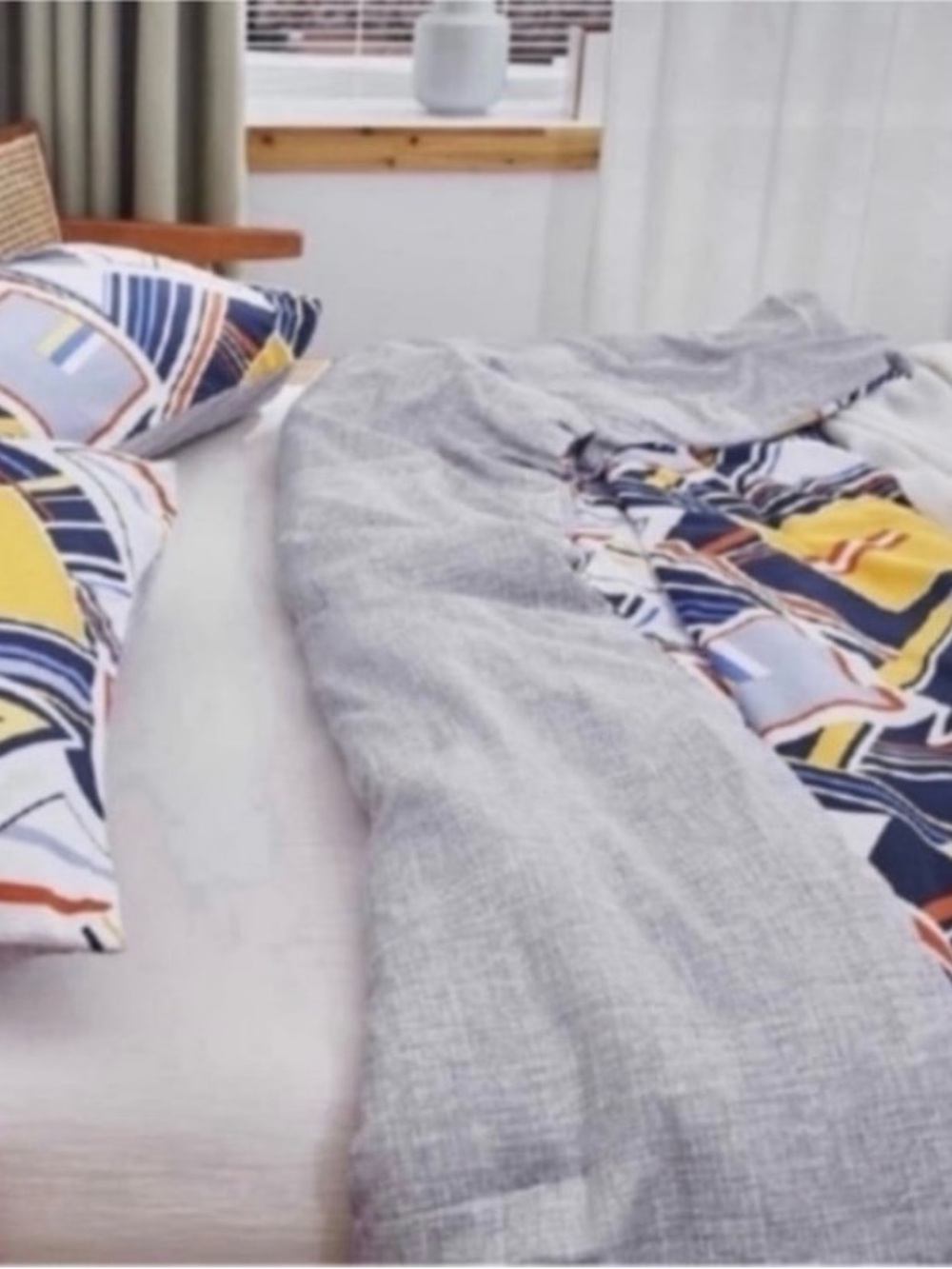 NEW Geometric Print Comforter Set, Size Twin